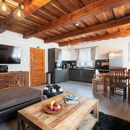 Chalet Jakub Myto Pod Dumbierom, Myto 100m, Chopok 15 Min, 2 Apartments, 6 Bedrooms