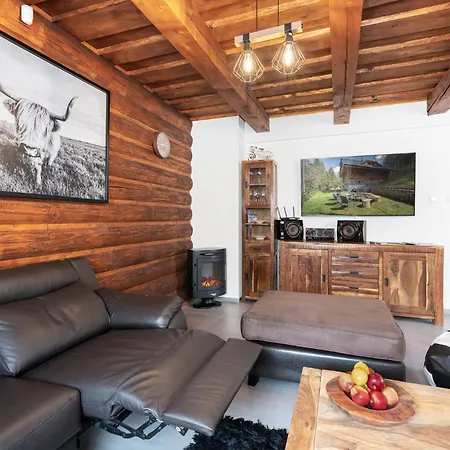 Jakub Myto Pod Dumbierom, Myto 100m, Chopok 15 Min, 2 Apartments, 6 Bedrooms Chalet