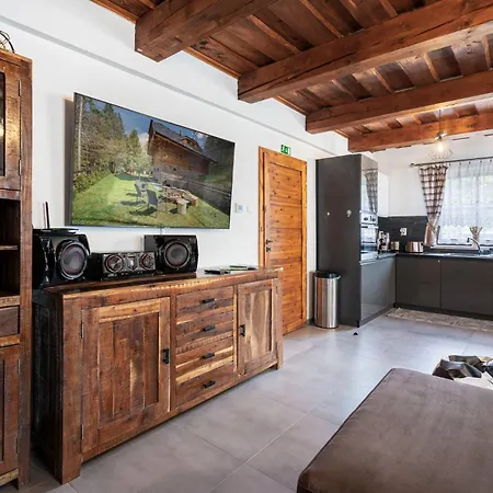 Chalet Jakub Myto Pod Dumbierom, Myto 100m, Chopok 15 Min, 2 Apartments, 6 Bedrooms